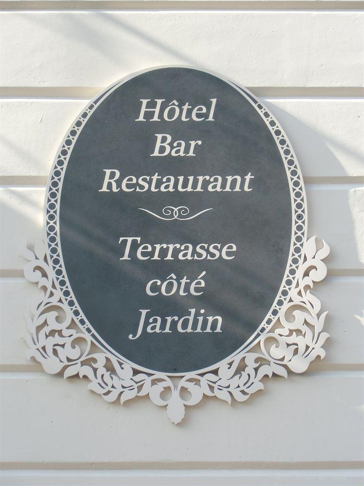 Hotel De La Providence Égliseneuve-dʼEntraigues Exterior foto